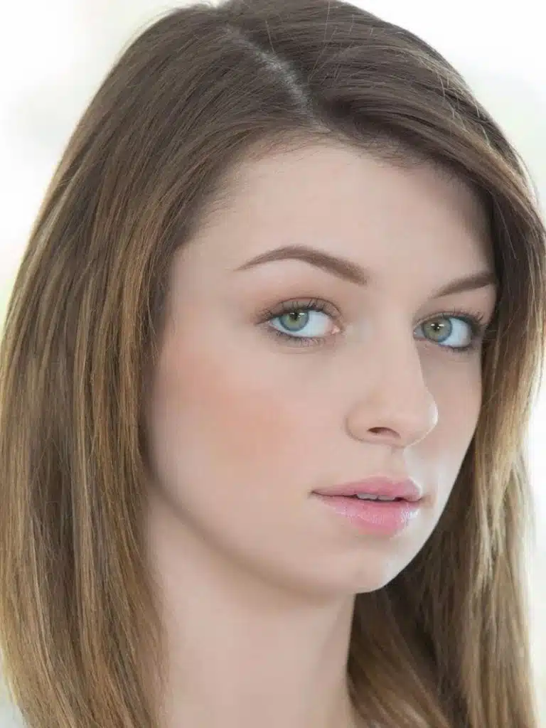 Aspen Ora Biography: Wiki, Age, Career, Height, Weight, Boyfriend, Net Worth & More